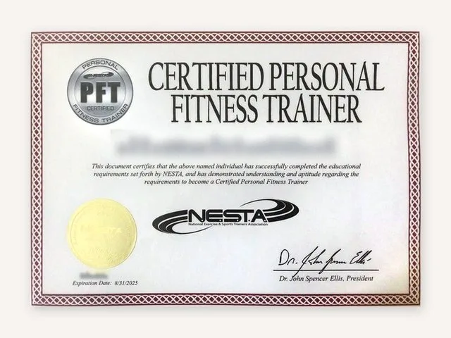 NESTA-PFT（全米エクササイズ＆スポーツトレーナー協会認定パーソナルフィットネストレーナー）の資格証の例